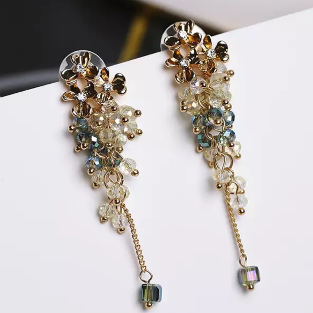 Elegant Gold Floral Drop Earrings